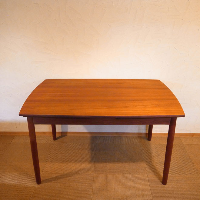 デンマーク製　ダイニングテーブル　【Teak】 北欧ビンテージ家具 メイン画像
