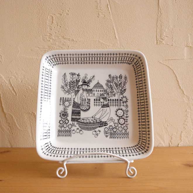 ARABIA ビンテージ　ミニウォールプレート デザインはライヤ・ウオシッキネン 3e151f0c9972dbdc2d7f25ae9835e2