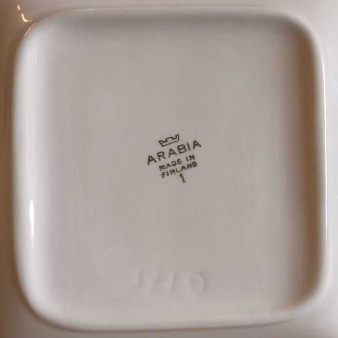 ライヤ・ウオシッキネンのエミリア/スクエアプレート | 北欧家具の