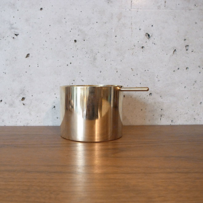 Arne Jacobsen / アルネ・ヤコブセン　Cylinda-line アッシュトレイ (L) メイン画像
