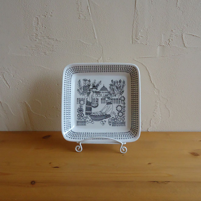 Raija Uosikkinen / ライヤ・ウオシッキネン ARABIA エミリア スクエアプレート メイン画像