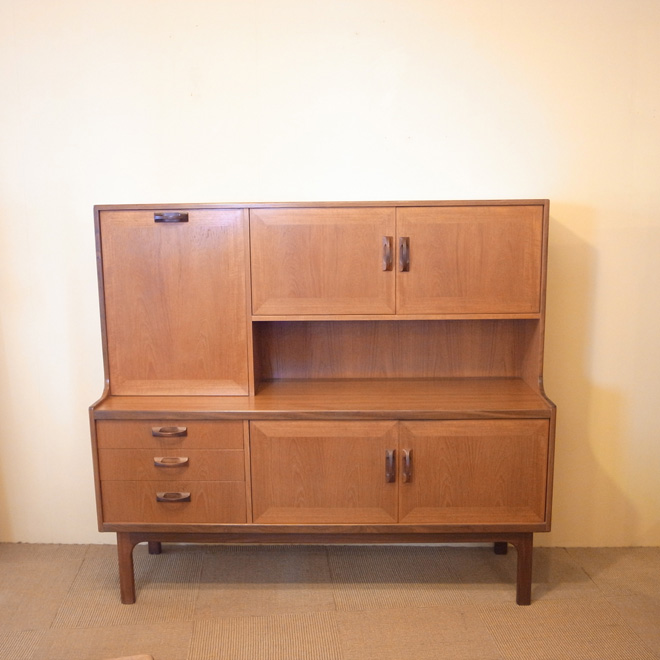 E.GOMME G-PLAN　キャビネット付サイドボード 北欧ビンテージ家具 メイン画像