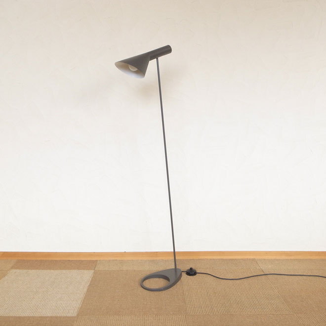 Arne Jacobsen / アルネ・ヤコブセン ルイスポールセン AJフロアランプ メイン画像